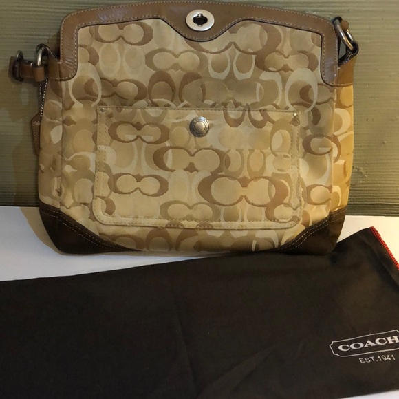 Coach Handbags - Women’s Coach purse